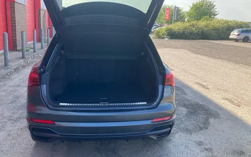 Używany Audi Q3 S-Line 150 KM (110 kW) 2023 SUV