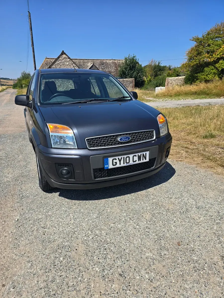 Used Ford Fusion Zetec 2010 Grey Hatchback