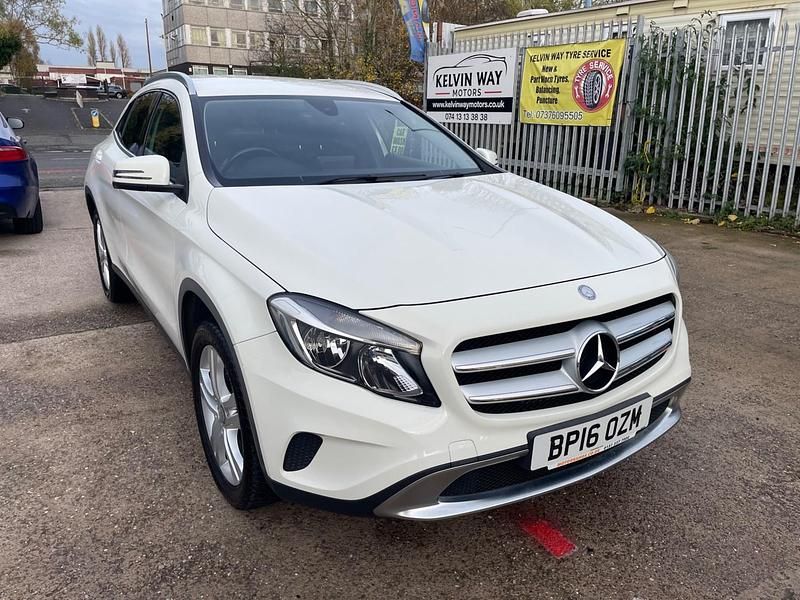 Used Mercedes GLA200 136 HP (100 kW) 2016 White SUV