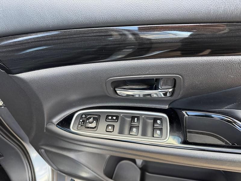 Used Mitsubishi Outlander P-HEV 200 HP (147 kW) 2016 Grey SUV