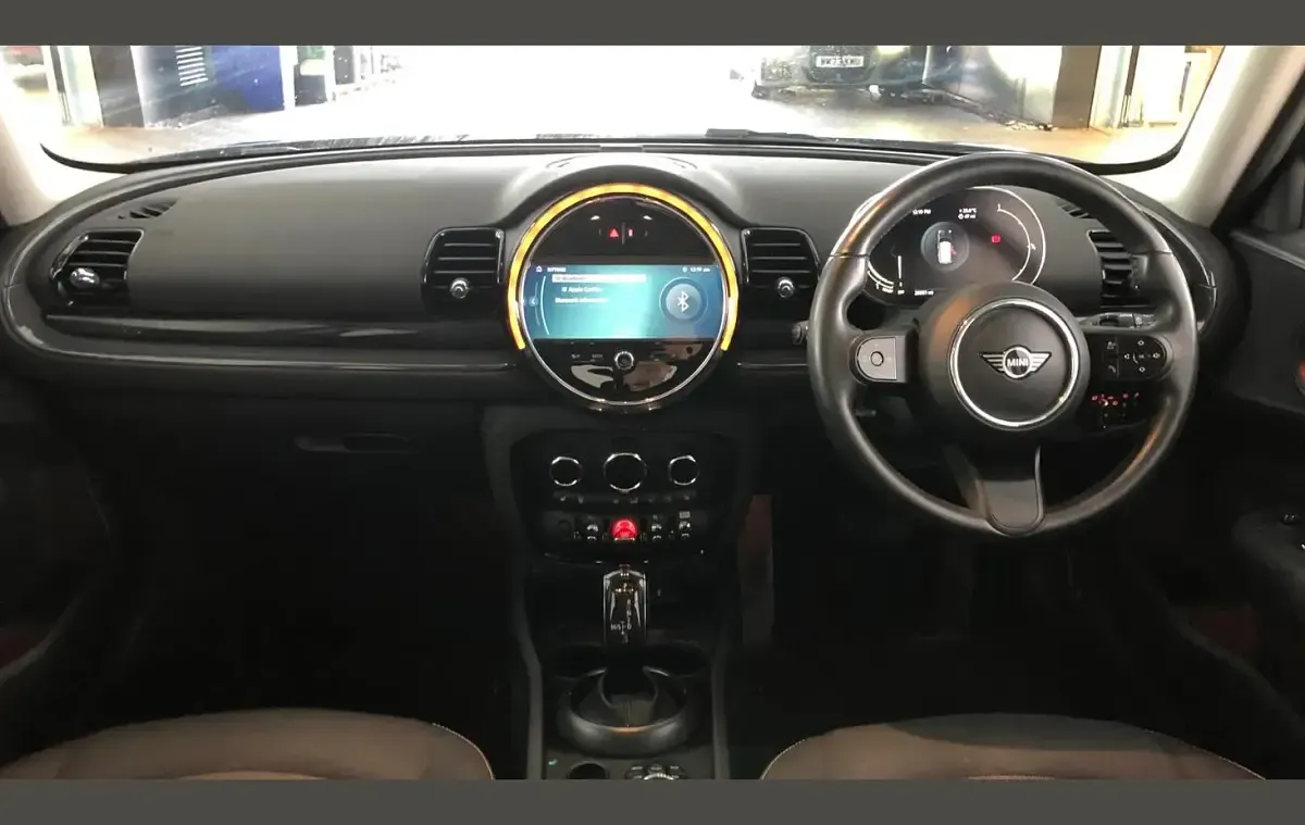 Used Mini Cooper Clubman Classic 134 HP (98 kW) 2023 Green Estate
