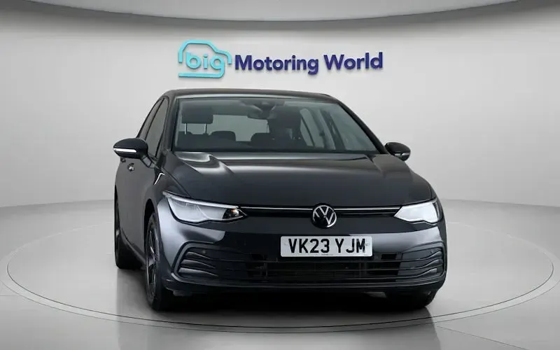 Used VW Golf VIII Life 150 HP (110 kW) 2023 Grey Hatchback