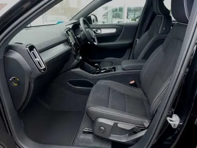 New Volvo XC40 Plus 161 HP (118 kW) 2026 SUV