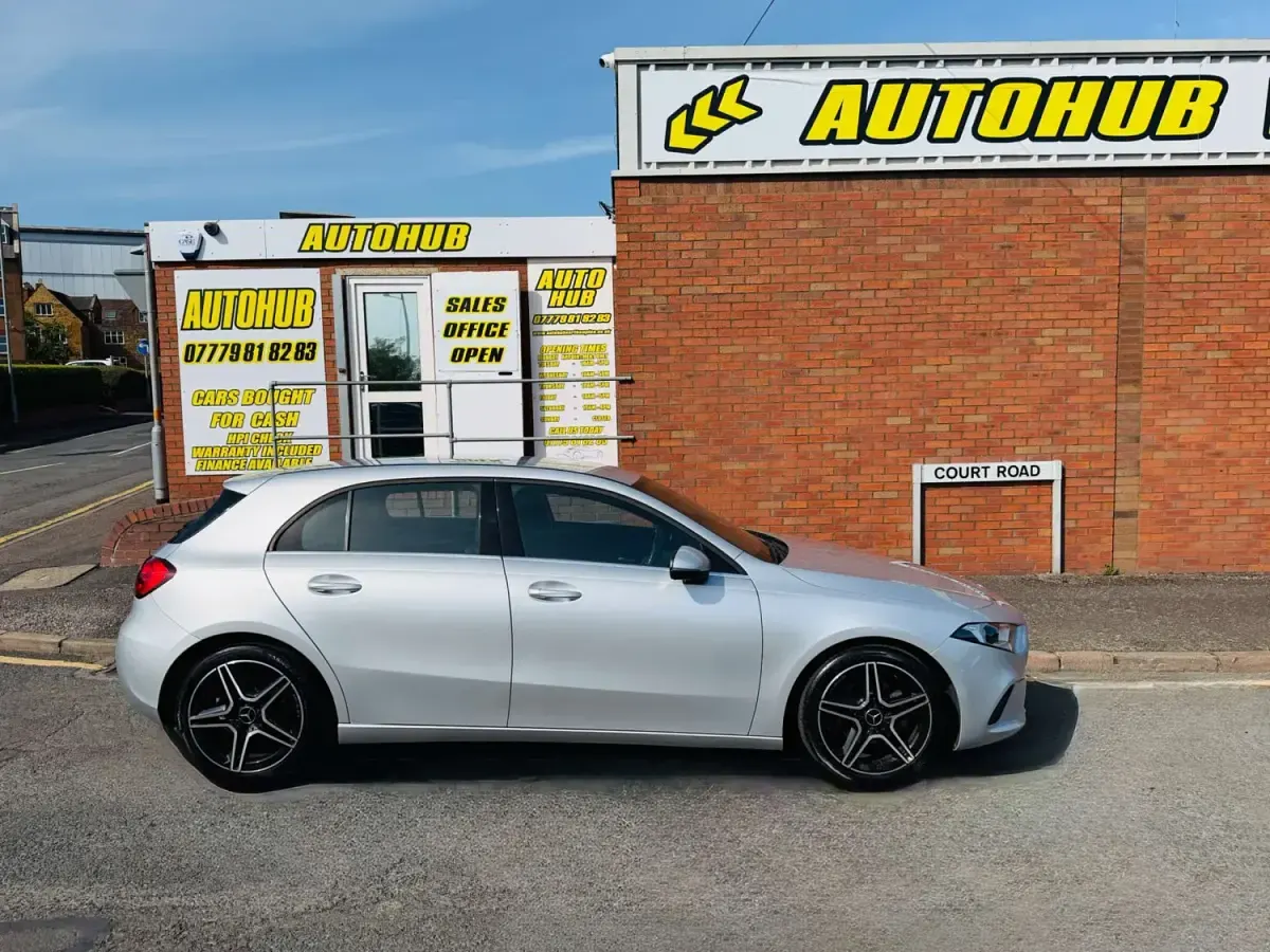 Usado Mercedes A180 SE 2020 Prateado Citadino