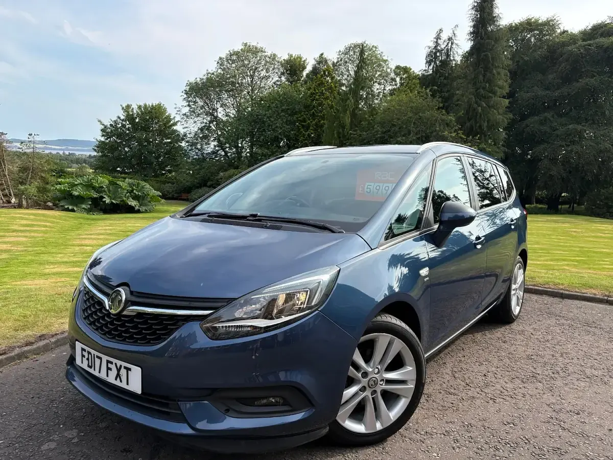 Used Vauxhall Zafira SRi 140 HP (102 kW) 2017 Blue MPV