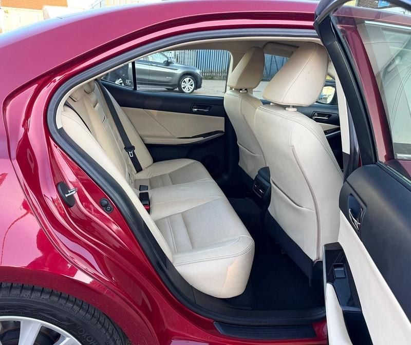 Used Lexus IS300h Executive Line 2015 Red Sedan