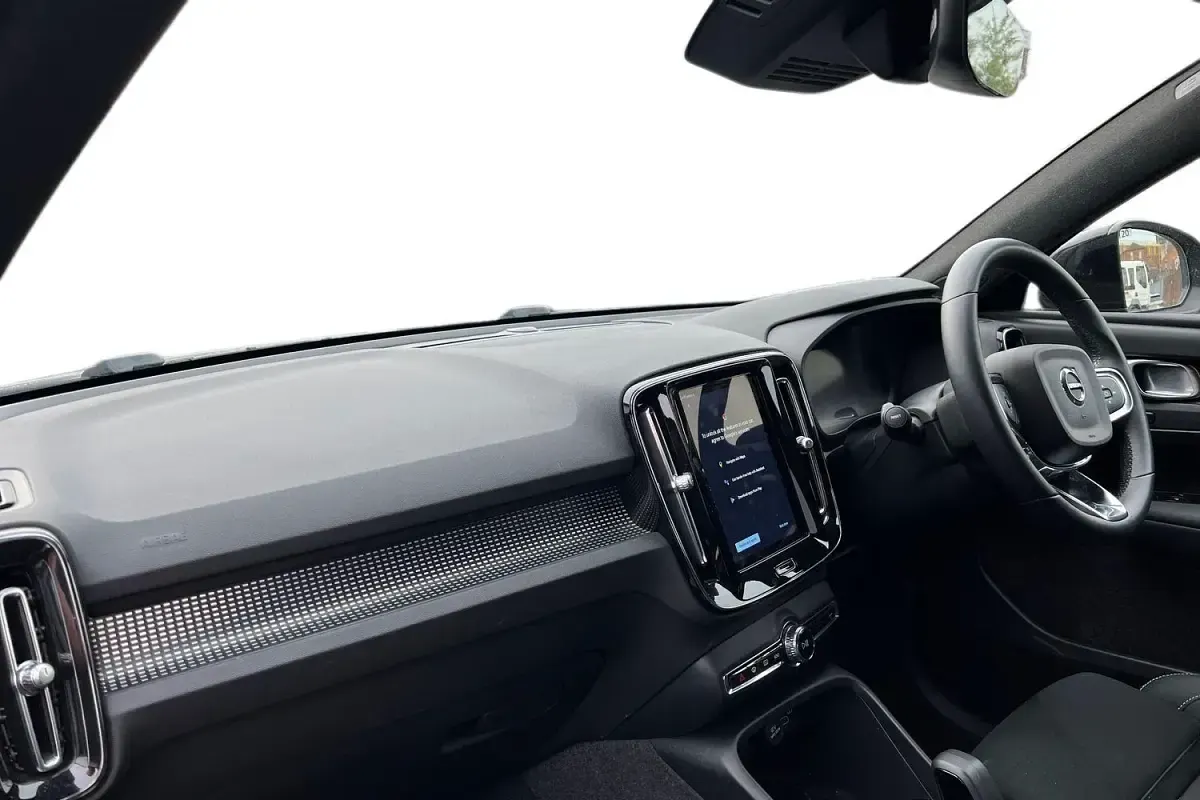 Usado Volvo XC40 Plus 2023 Negro SUV
