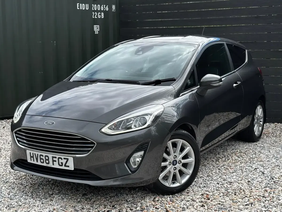 Used Ford Fiesta Titanium 98 HP (72 kW) 2018 Grey Hatchback