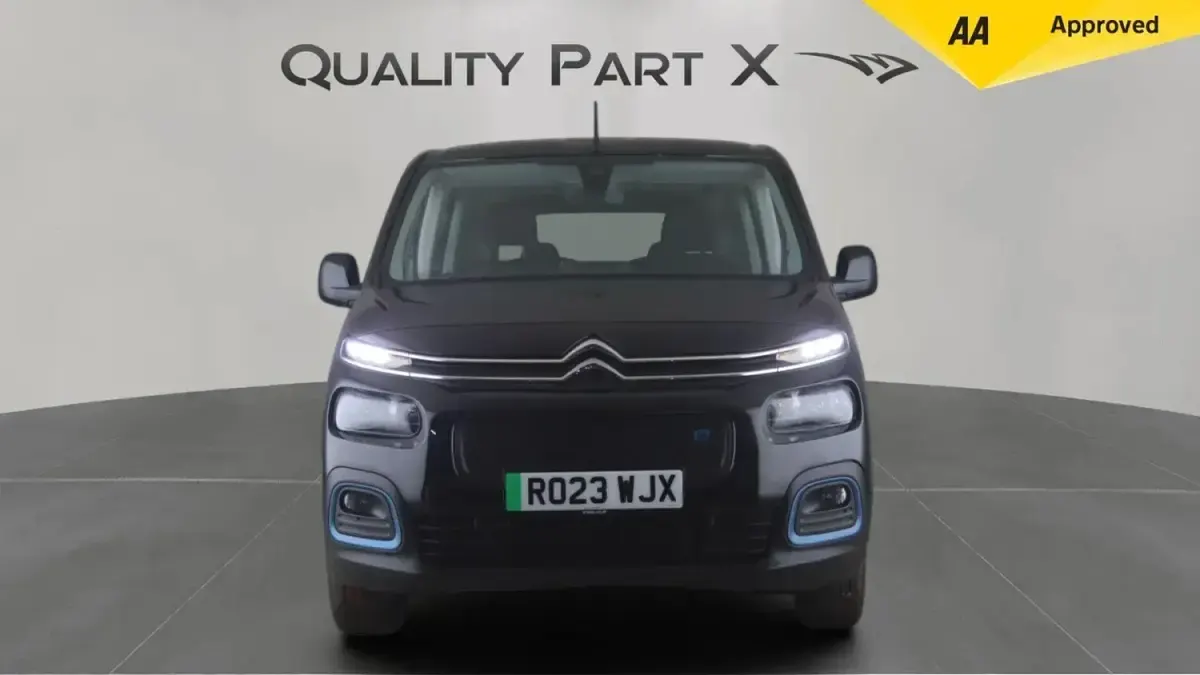 Used Citroën e-Berlingo Feel 100 kW (136 HP) 2023 Black MPV