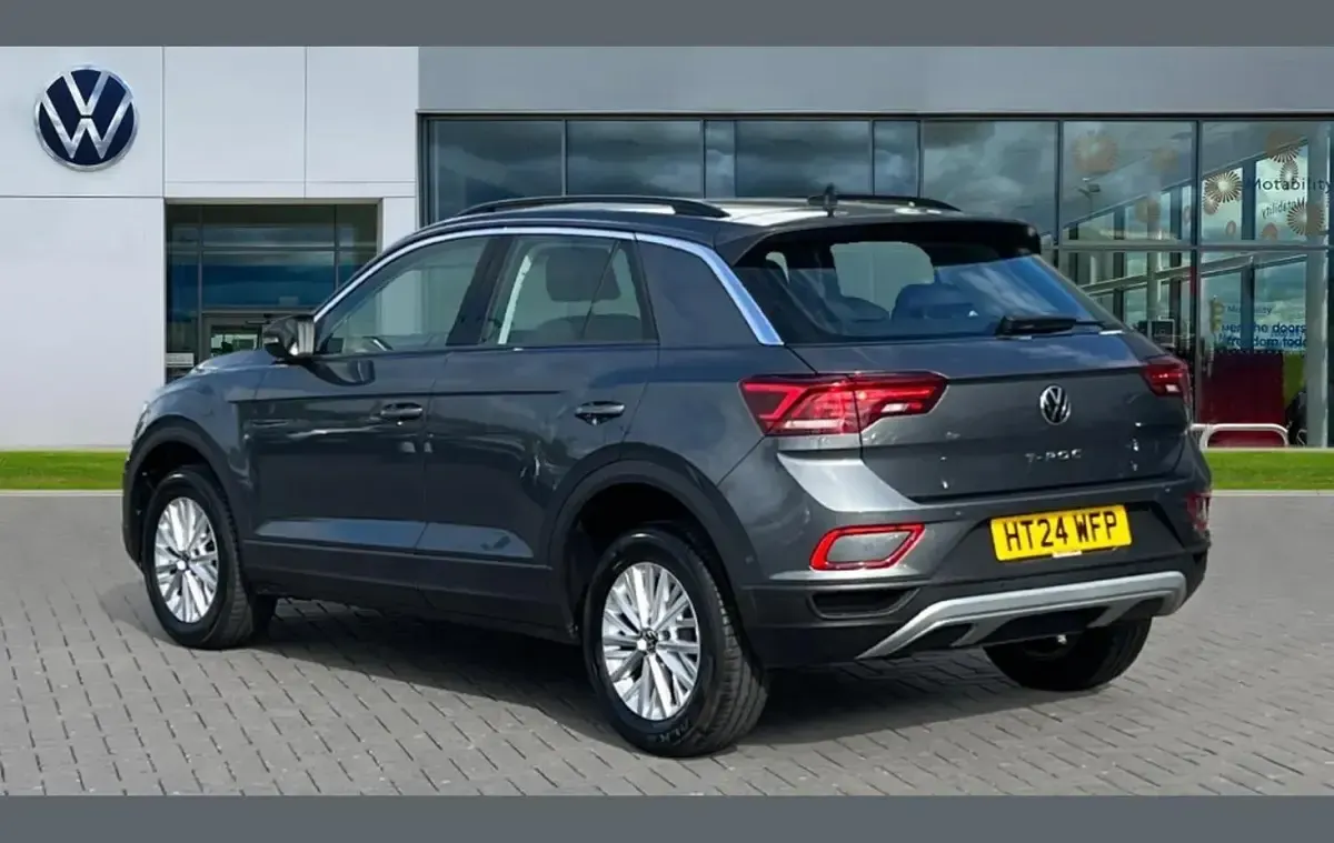 Used VW T-Roc Life 150 HP (110 kW) 2024 Grey SUV