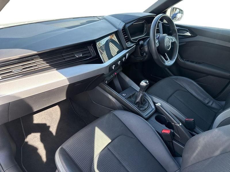 Used Audi A1 Sportback S-Line 110 HP (80 kW) 2019 White Hatchback