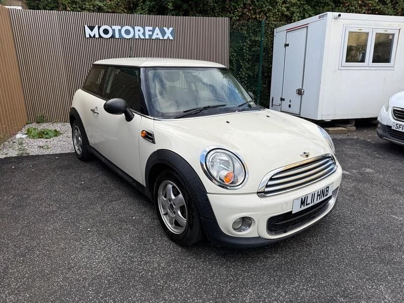 White Used 2011 Mini One D Hatch Hatchback | £1,750 (Good price) - Image 1/4