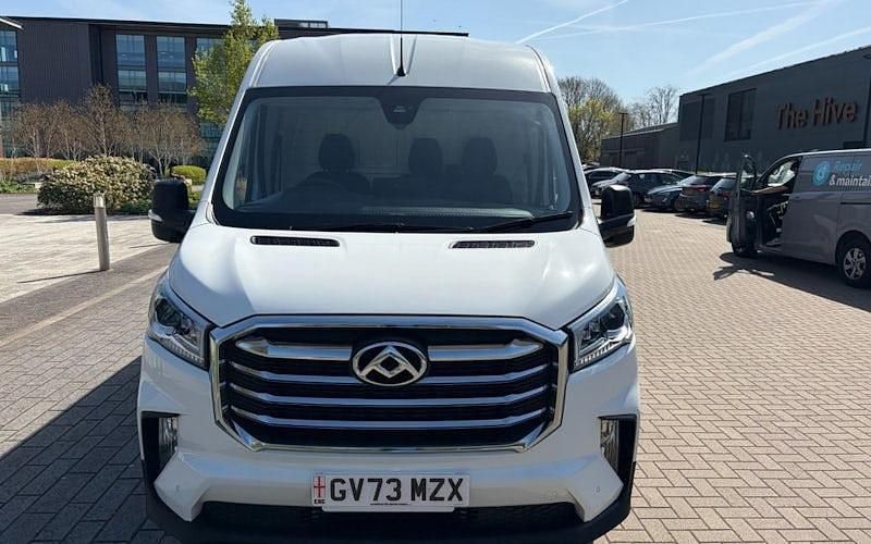 Usado Maxus V90 150 HP (110 kW) 2024 Van