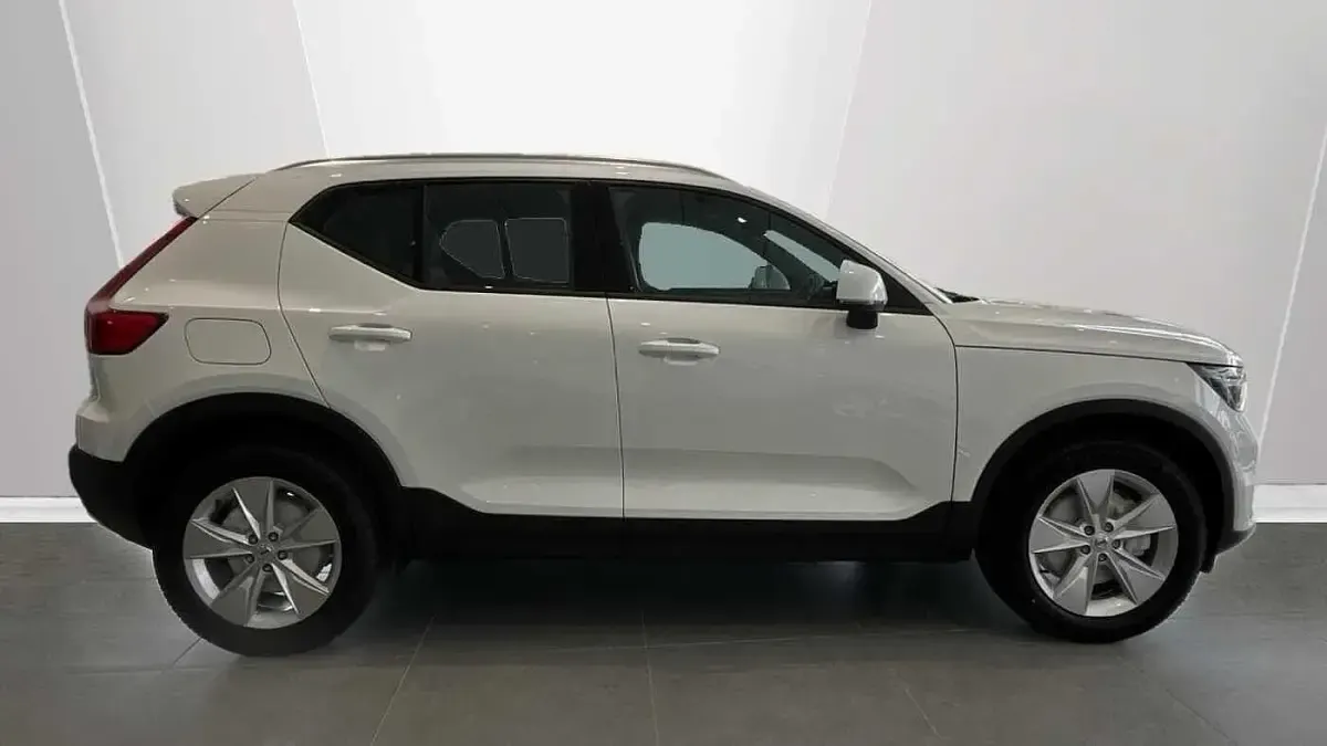 Usado Volvo XC40 Core 2025 Branco SUV