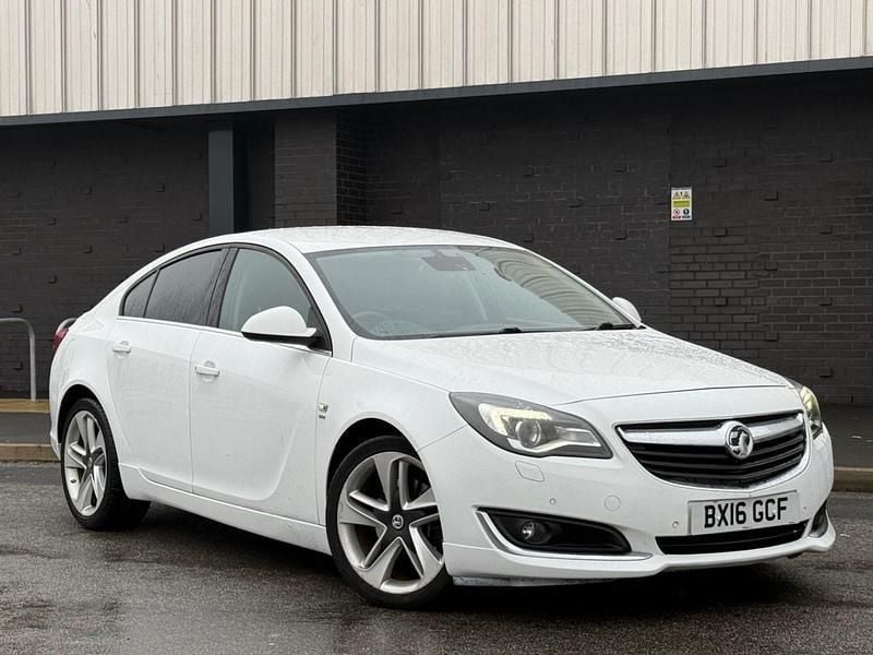 White Used 2016 Vauxhall Insignia SRi Hatchback | £4,990 (Good price) - Image 1/4