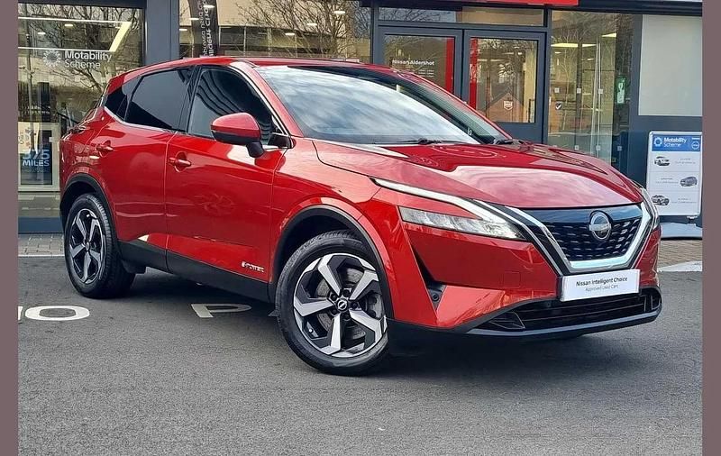 Used Nissan Qashqai N-Connecta 187 HP (137 kW) 2022 Red SUV