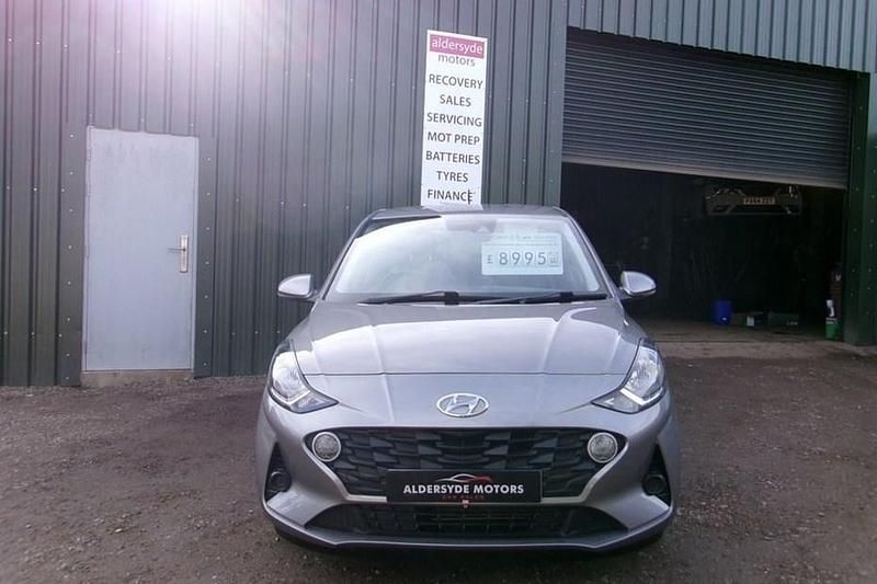 Used Hyundai i10 SE 67 HP (49 kW) 2021 Bronze Hatchback