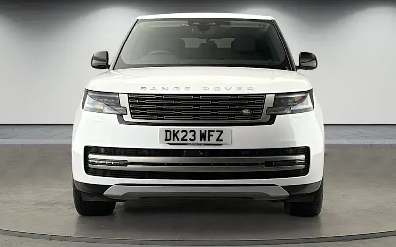 Used Land Rover Range Rover SE 441 HP (324 kW) 2023 Ostuni pearl white SUV