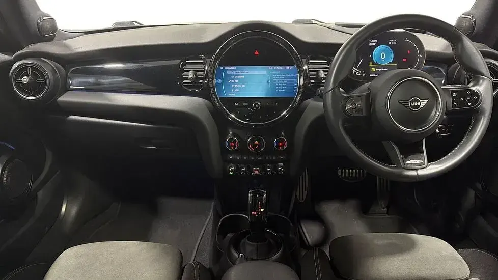 Used Mini Cooper Hatch 134 HP (98 kW) 2021 Black Hatchback