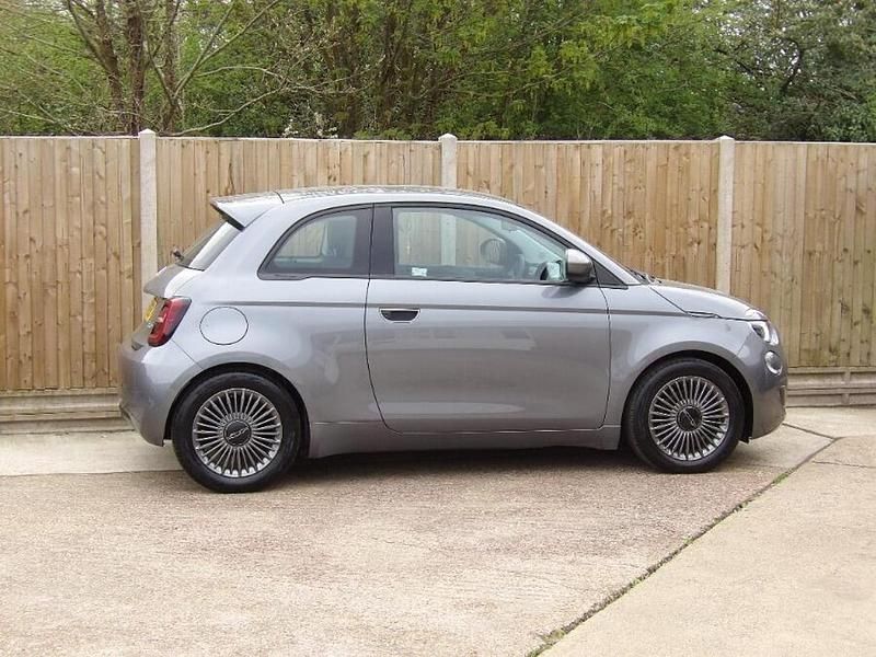 Second-hand Fiat 500e Icon 85 kW (116 CP) 2022 Gri Hatchback