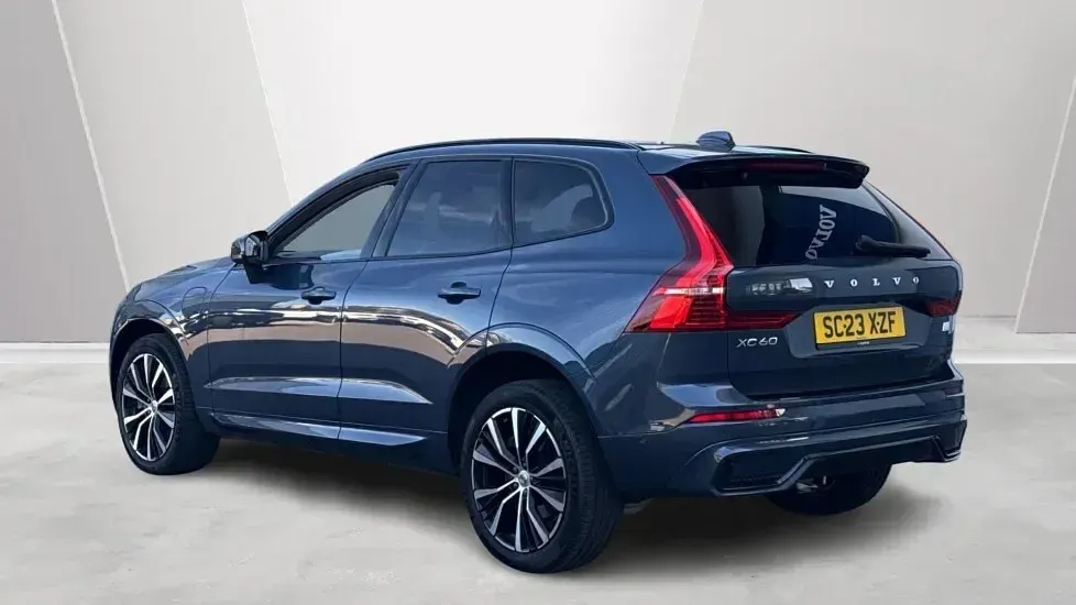 Second-hand Volvo XC60 Ultimate 449 CP (330 kW) 2023 Albastru SUV