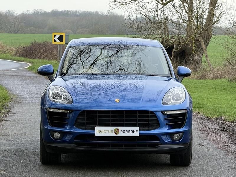 Used Porsche Macan 258 HP (189 kW) 2016 Blue SUV