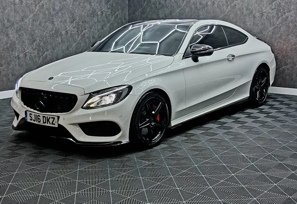 Used Mercedes C250 AMG Line Premium Plus 204 HP (150 kW) 2016 White Coupe