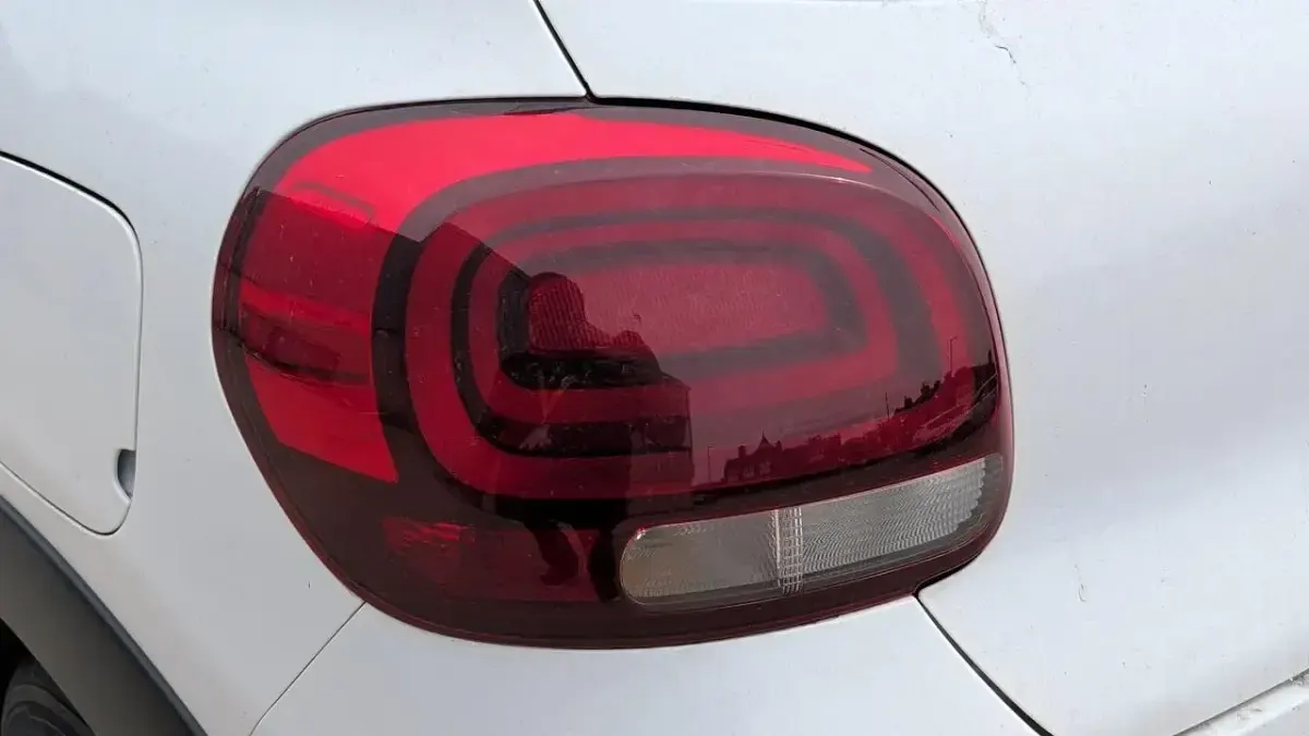 Used Citroën C3 Feel 67 HP (49 kW) 2019 White Hatchback