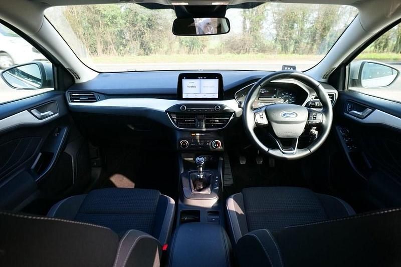 Used Ford Focus Zetec 95 HP (69 kW) 2025 Grey Estate