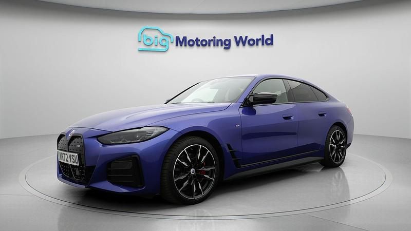 Usado BMW i4 M Sport 400 kW (544 CV) 2022 Azul Berlina