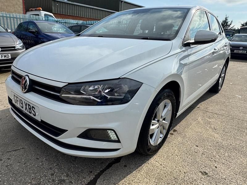Used VW Polo SE 80 HP (58 kW) 2019 White Hatchback