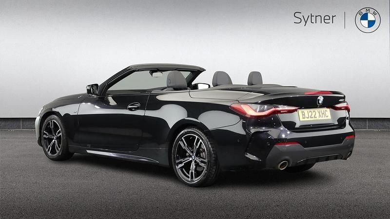 Usado BMW 420 M Sport 181 HP (133 kW) 2022 Preto Cabrios