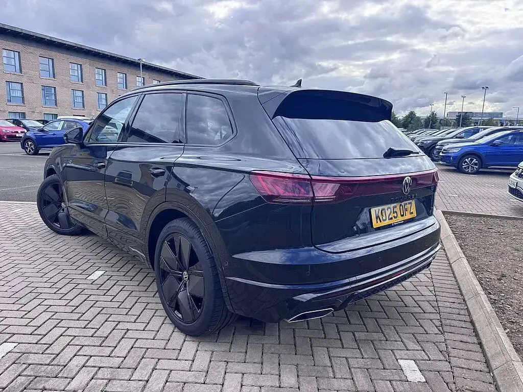 Used VW Touareg Black Edition 286 HP (210 kW) 2025 Black SUV