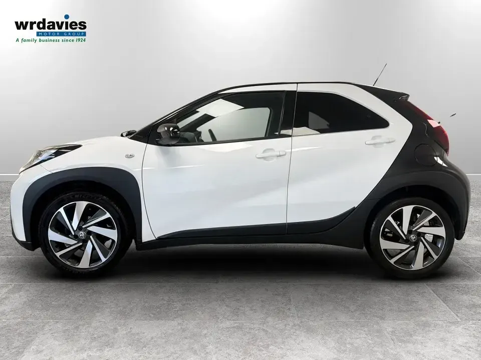 Used Toyota Aygo X 72 HP (52 kW) 2024 White SUV