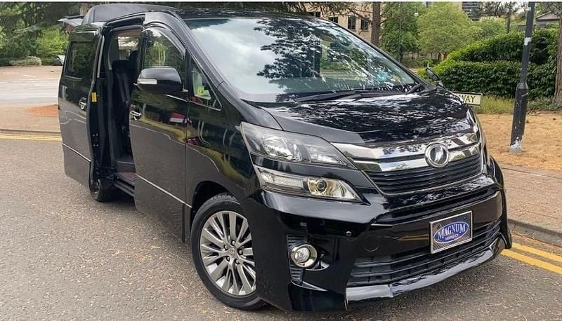 Black metallic Used 2013 Toyota Alphard Edition MPV | £17,999 (Expensive) - Image 1/3
