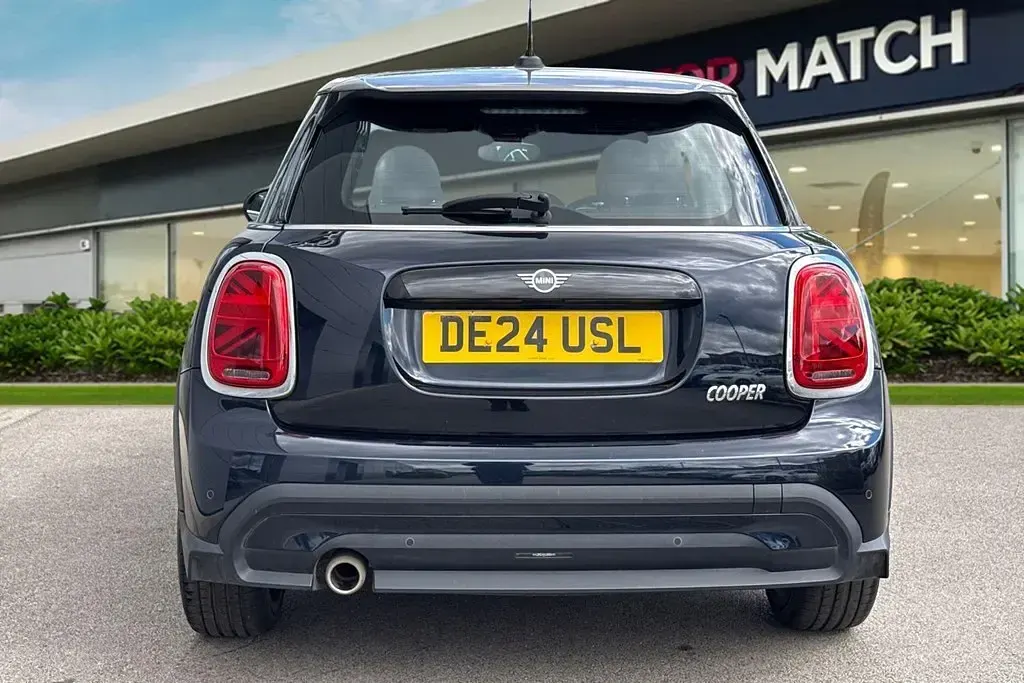 Usado Mini Cooper Exclusive 2024 Negro Utilitario