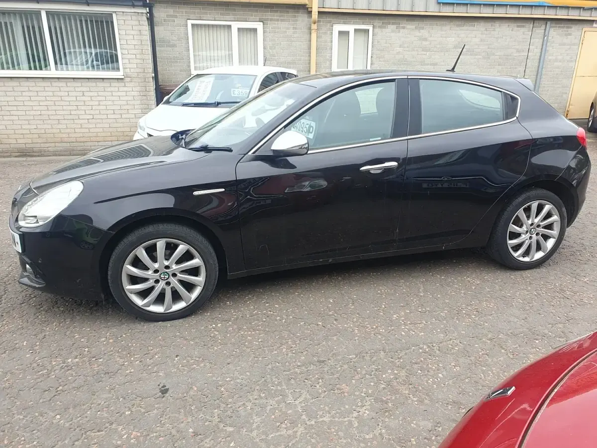 Used Alfa Romeo Giulietta Business 120 HP (88 kW) 2015 Black Hatchback