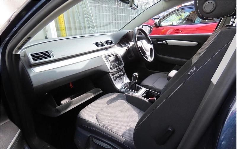 Used VW Passat 140 HP (102 kW) 2012 Blue Estate