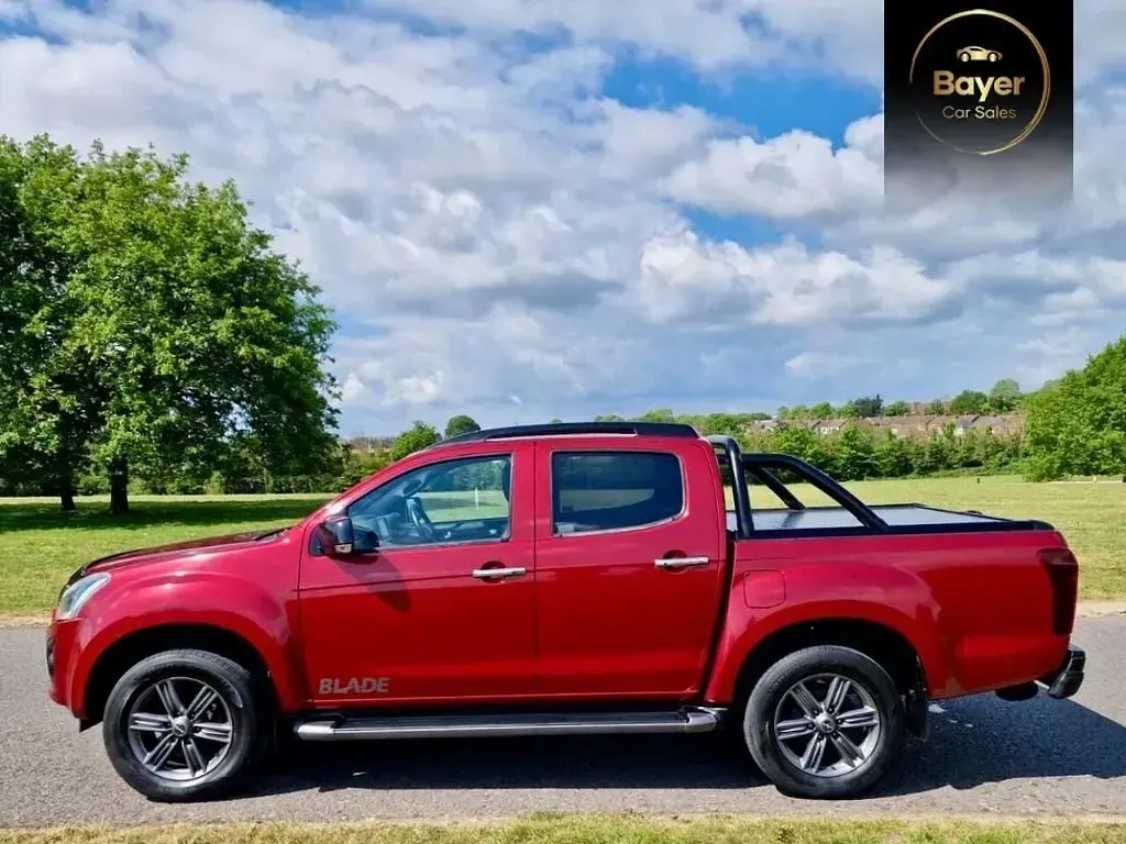 Second-hand Isuzu D-Max 164 CP (120 kW) 2018 Roșu Pickup