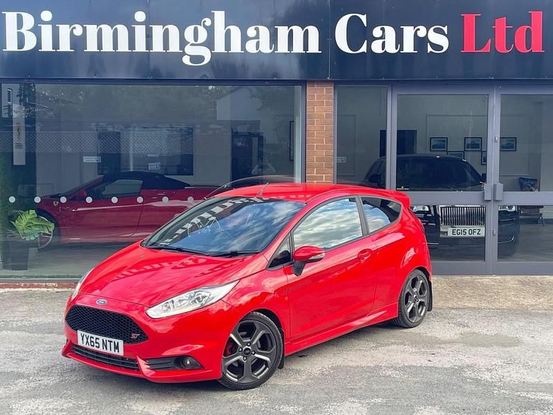 Red Used 2015 Ford Fiesta ST Hatchback | £6,700 (Fair price) - Image 1/4