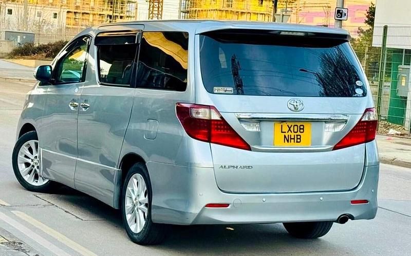 Usado Toyota Alphard 159 HP (116 kW) 2008 Monovolume