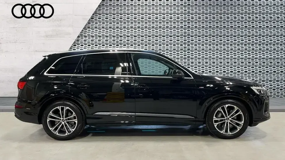 Ny Audi Q7 S-Line 340 HK (250 kW) 2026 Svart SUV