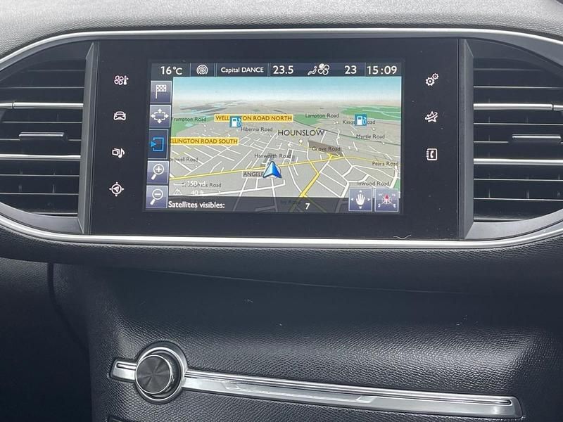 Used Peugeot 308 Allure 130 HP (95 kW) 2016 Black Hatchback