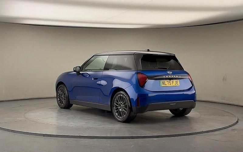 Used Mini Cooper Exclusive 160 kW (218 HP) 2025 Hatchback