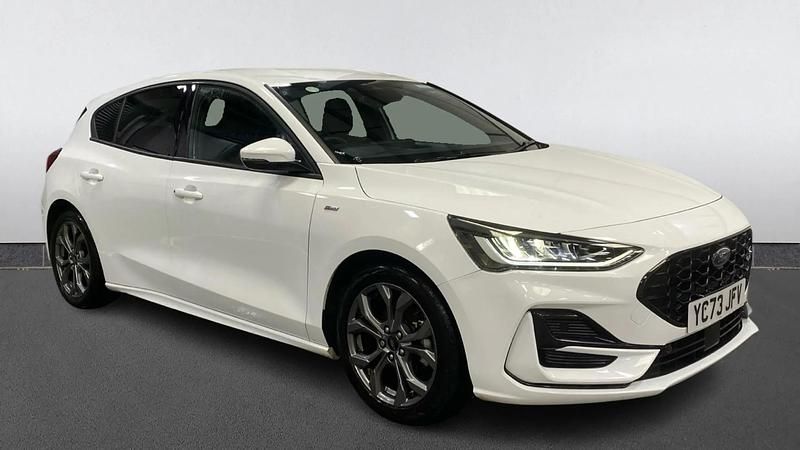 Used Ford Focus ST-Line 125 HP (91 kW) 2023 White Hatchback