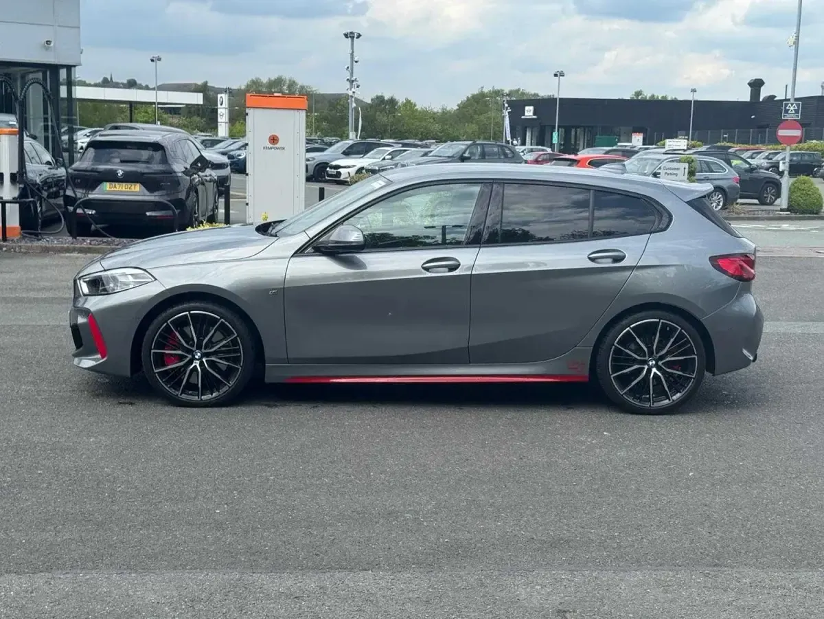 Usado BMW 128 Comfort Edition 261 CV (191 kW) 2024 Gris Utilitario