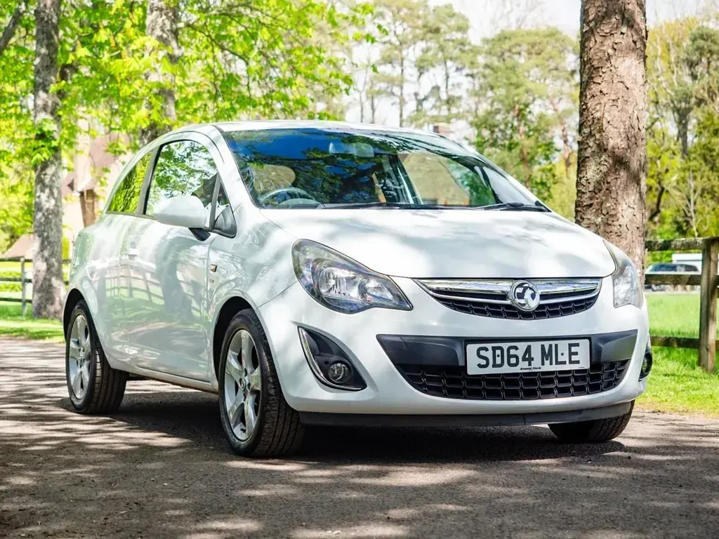 Second-hand Vauxhall Corsa 100 CP (73 kW) 2014 Alb Hatchback