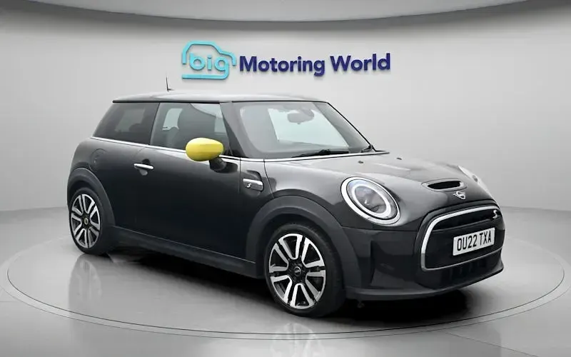 Used Mini Cooper Level 2 135 kW (184 HP) 2023 Hatchback