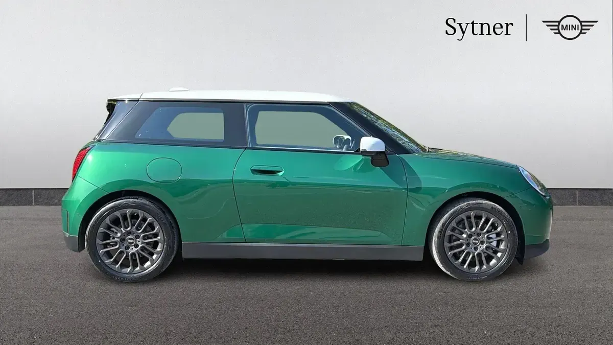 Used Mini Cooper Hatch 133 kW (181 HP) 2026 Green Hatchback