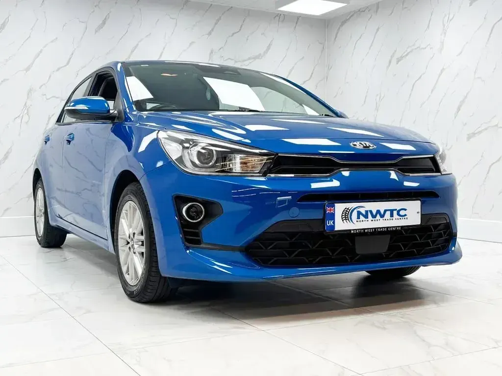 Used Kia Rio 84 HP (61 kW) 2021 Blue Hatchback